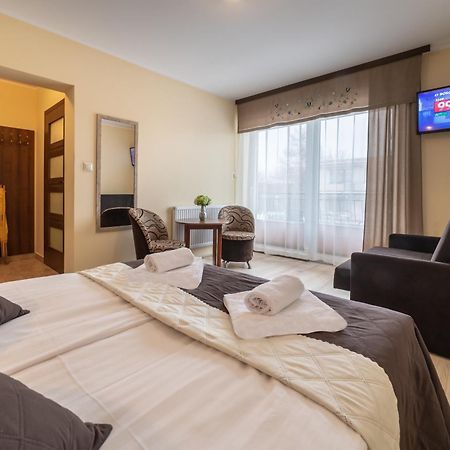 Dom Jastrzebia Z Basenem I Jacuzzi Apartment Jastrzebia Gora Bagian luar foto