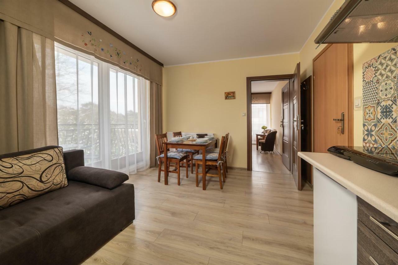 Dom Jastrzebia Z Basenem I Jacuzzi Apartment Jastrzebia Gora Bagian luar foto