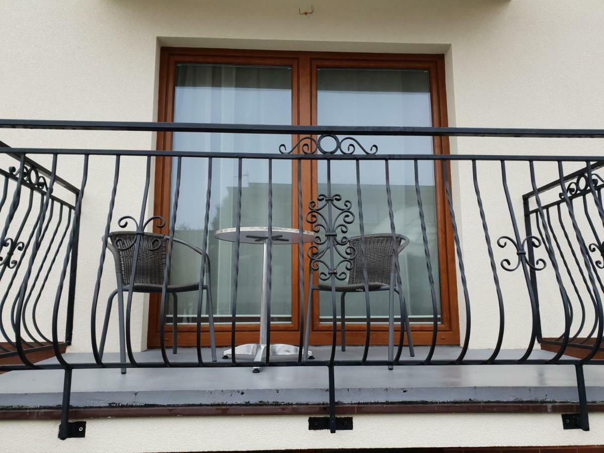Dom Jastrzebia Z Basenem I Jacuzzi Apartment Jastrzebia Gora Bagian luar foto