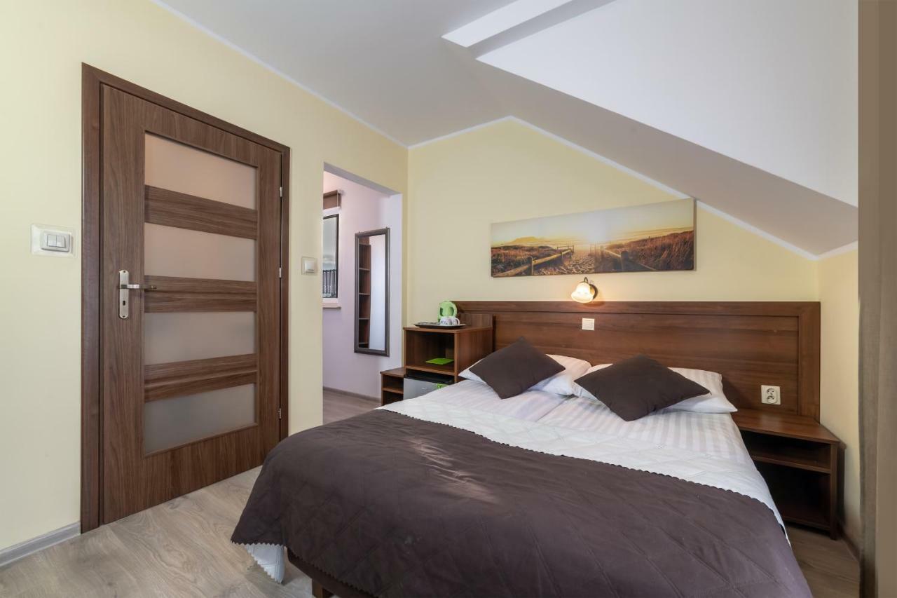 Dom Jastrzebia Z Basenem I Jacuzzi Apartment Jastrzebia Gora Bagian luar foto