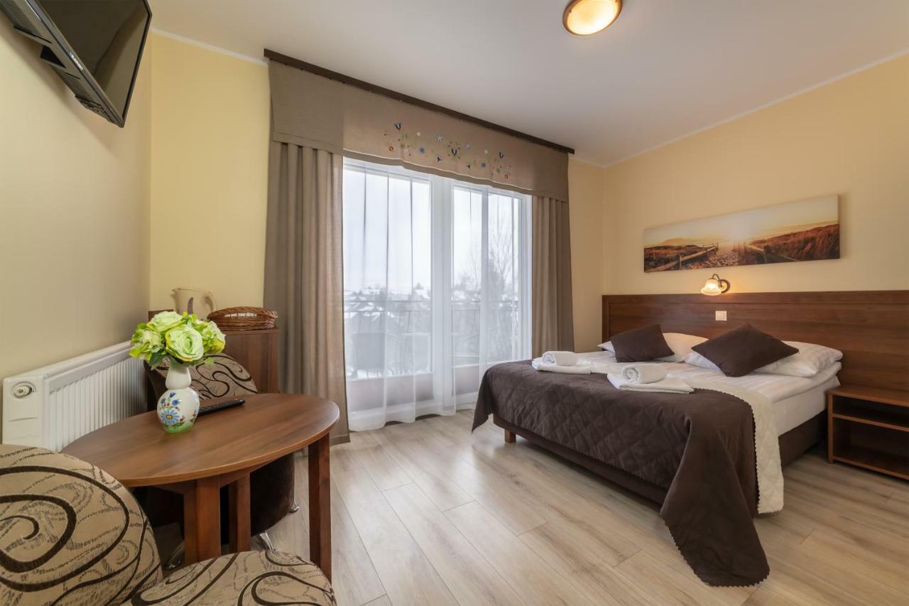 Dom Jastrzebia Z Basenem I Jacuzzi Apartment Jastrzebia Gora Bagian luar foto