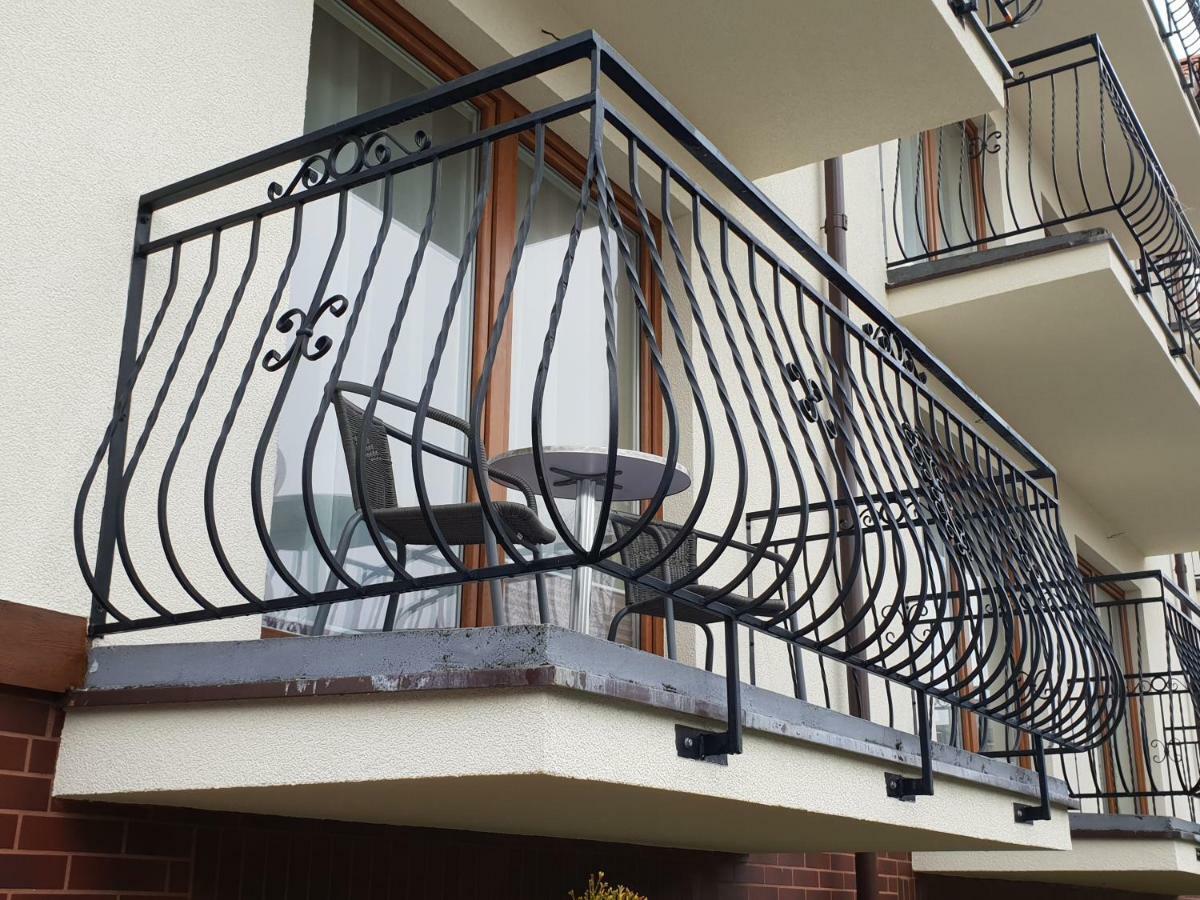 Dom Jastrzebia Z Basenem I Jacuzzi Apartment Jastrzebia Gora Bagian luar foto