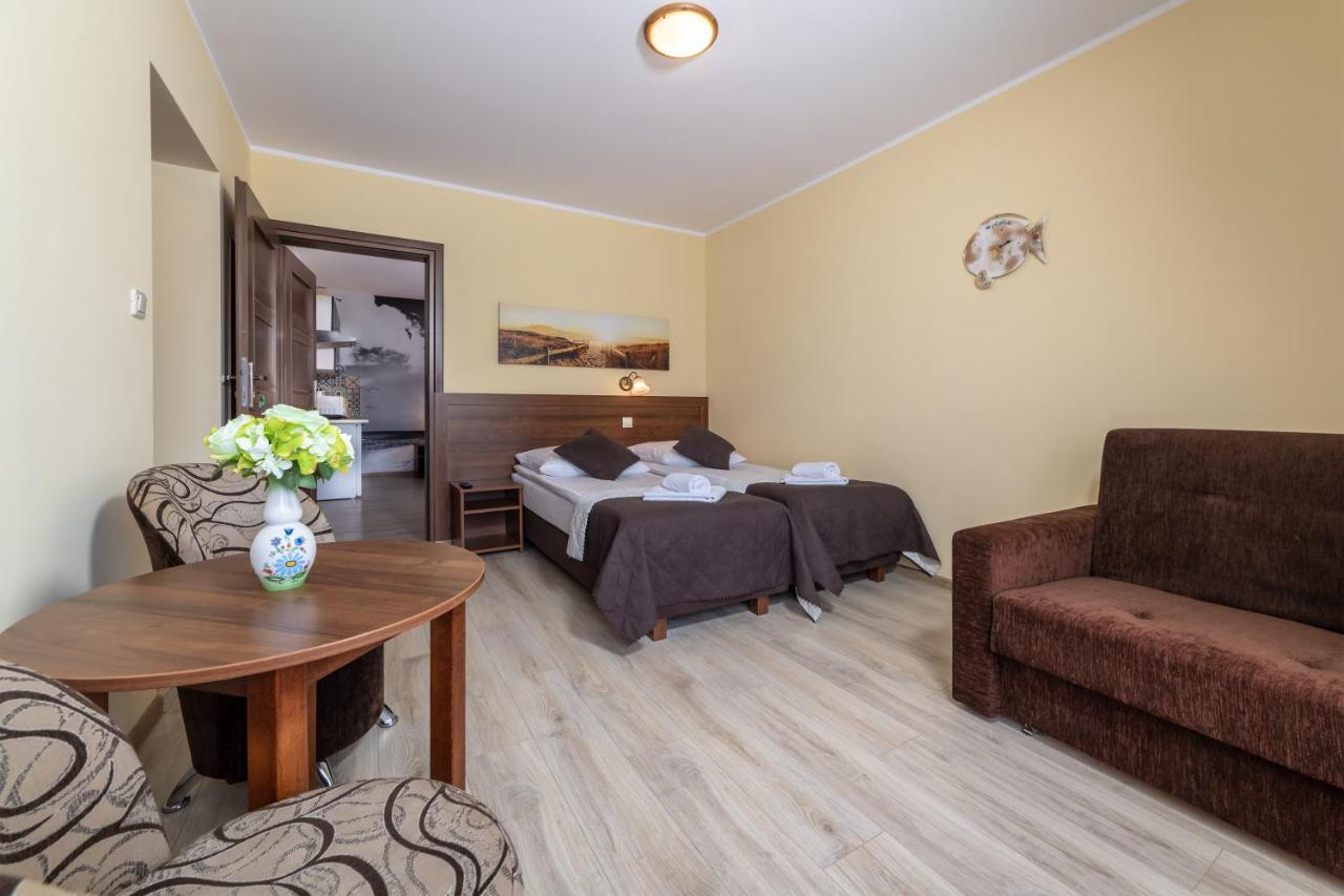 Dom Jastrzebia Z Basenem I Jacuzzi Apartment Jastrzebia Gora Bagian luar foto